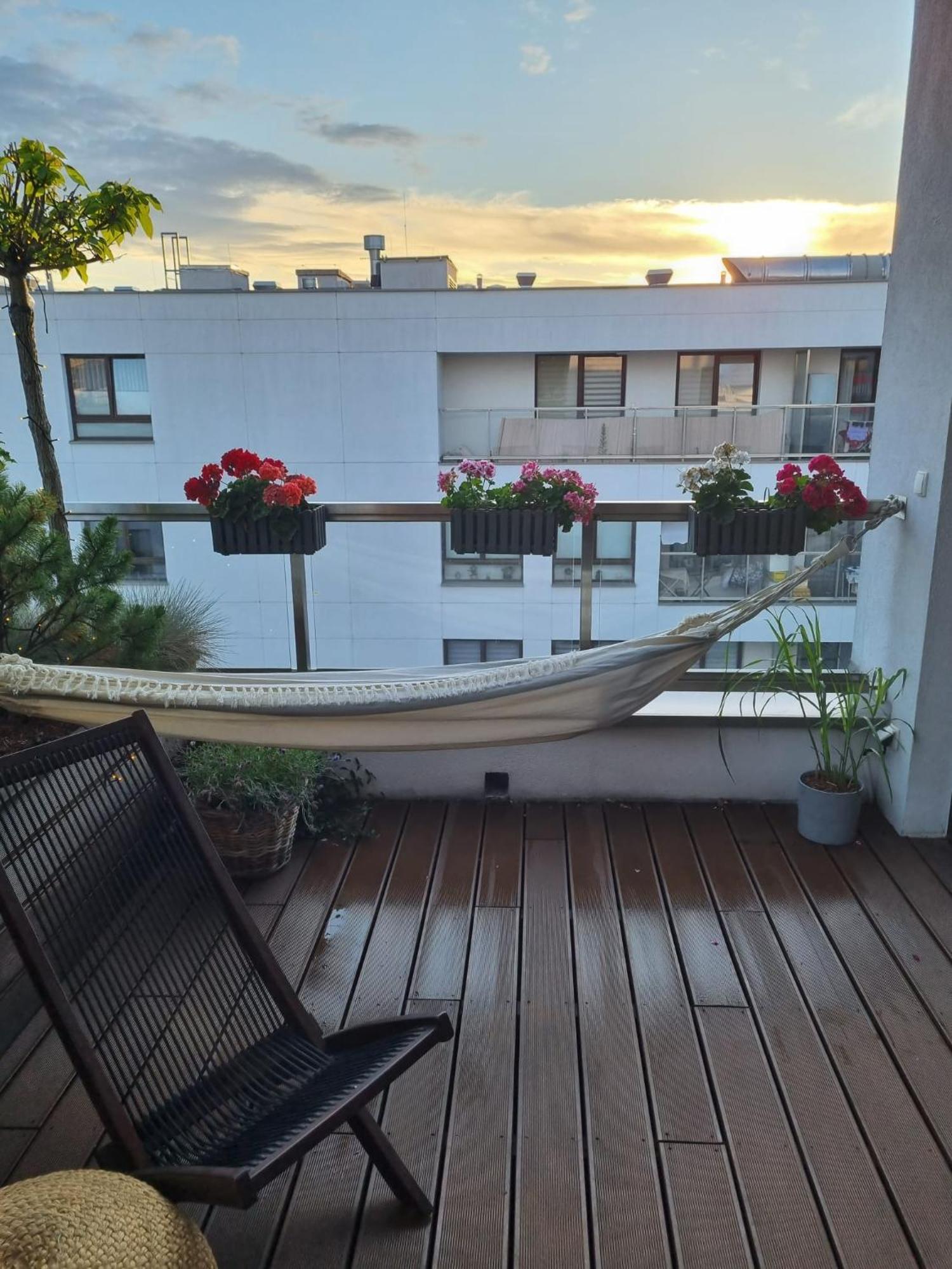 Apartament Modern With Sunny Terrace Chopin Airport